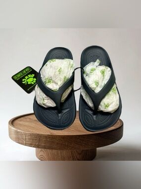 DAWGS Navy Blue Waterproof Flip Flop Sandals Size 1